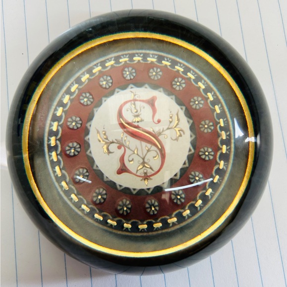 Vintage paperweight, letter S. Punch Studio made in France, crystal dome. - Picture 4 of 6